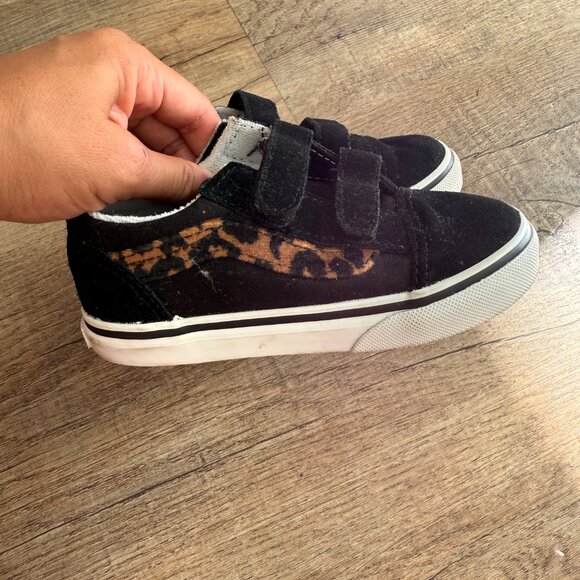 Trendy Vans Toddler Old Skool Leopard & Black Velcro Sneakers (Size 9.0) - Picture 2 of 7